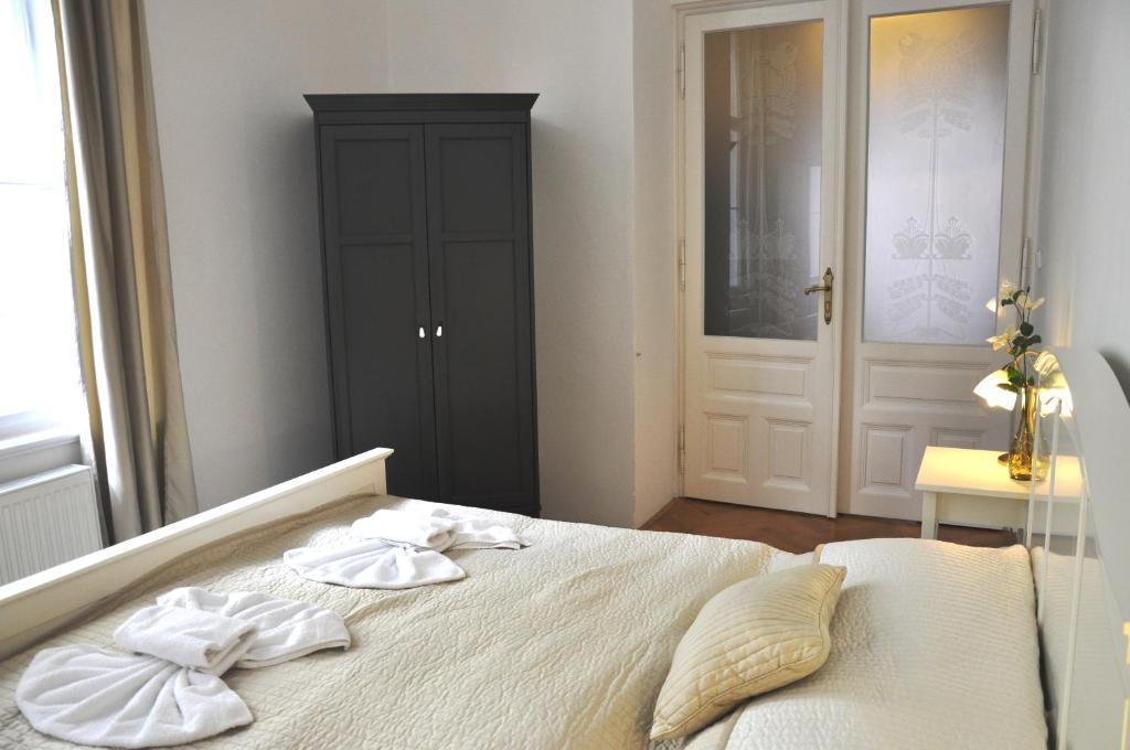 Charles Bridge Premium Residence Prague Room photo